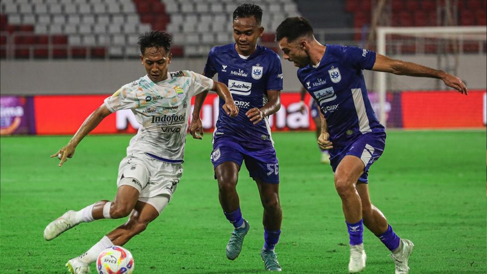 Persib Kian Kokoh di Puncak, Menang Tipis Tapi Penuh Kendali