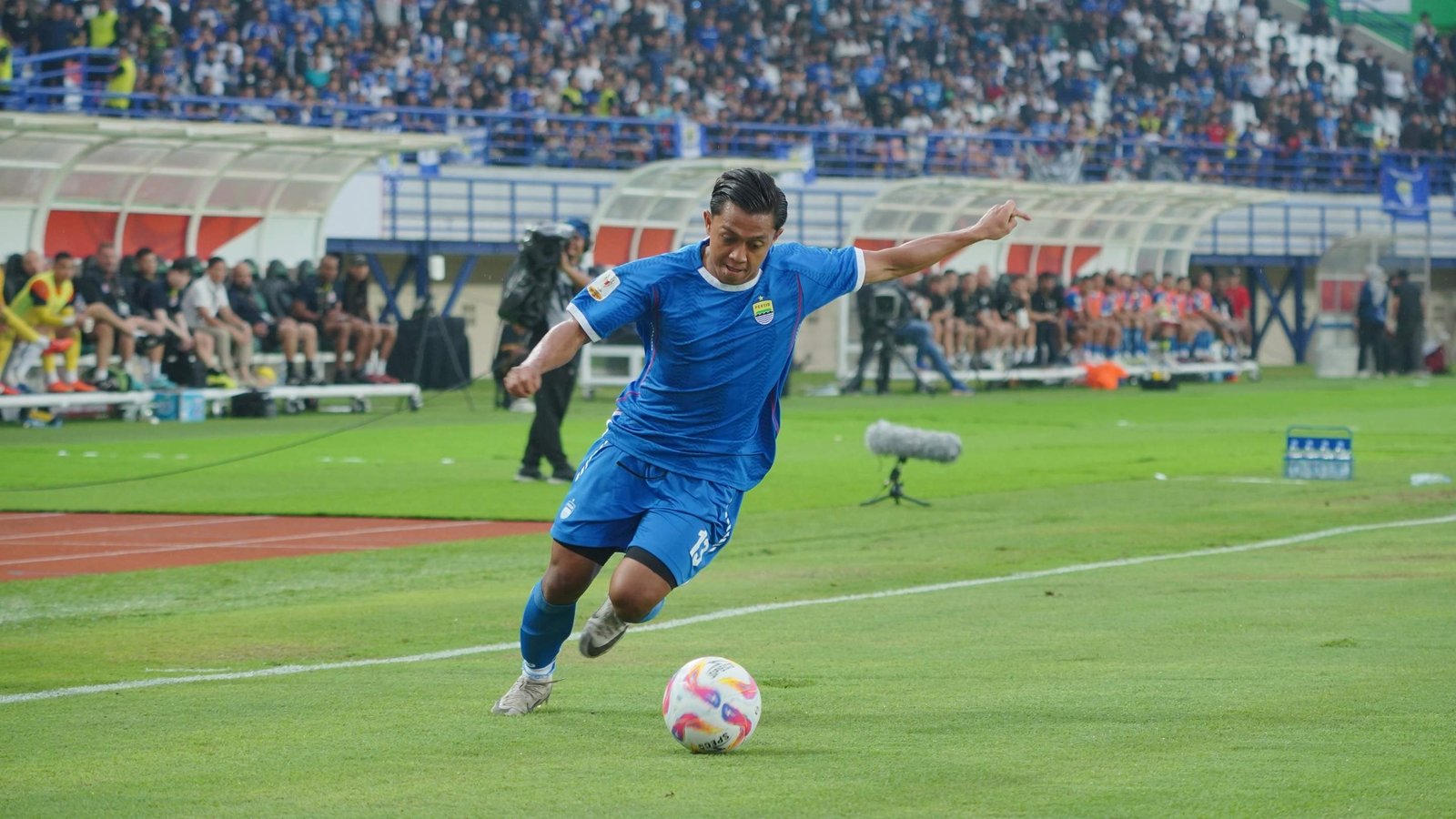 Bojan Hodak Ungkap Alasan Tempatkan Febri di Posisi Bek Kanan