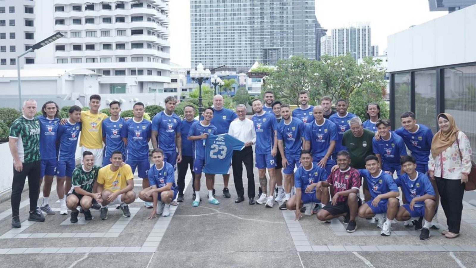 Duta Besar RI Kunjungi TC Persib di Thailand, Beri Dukungan Kepada Tim