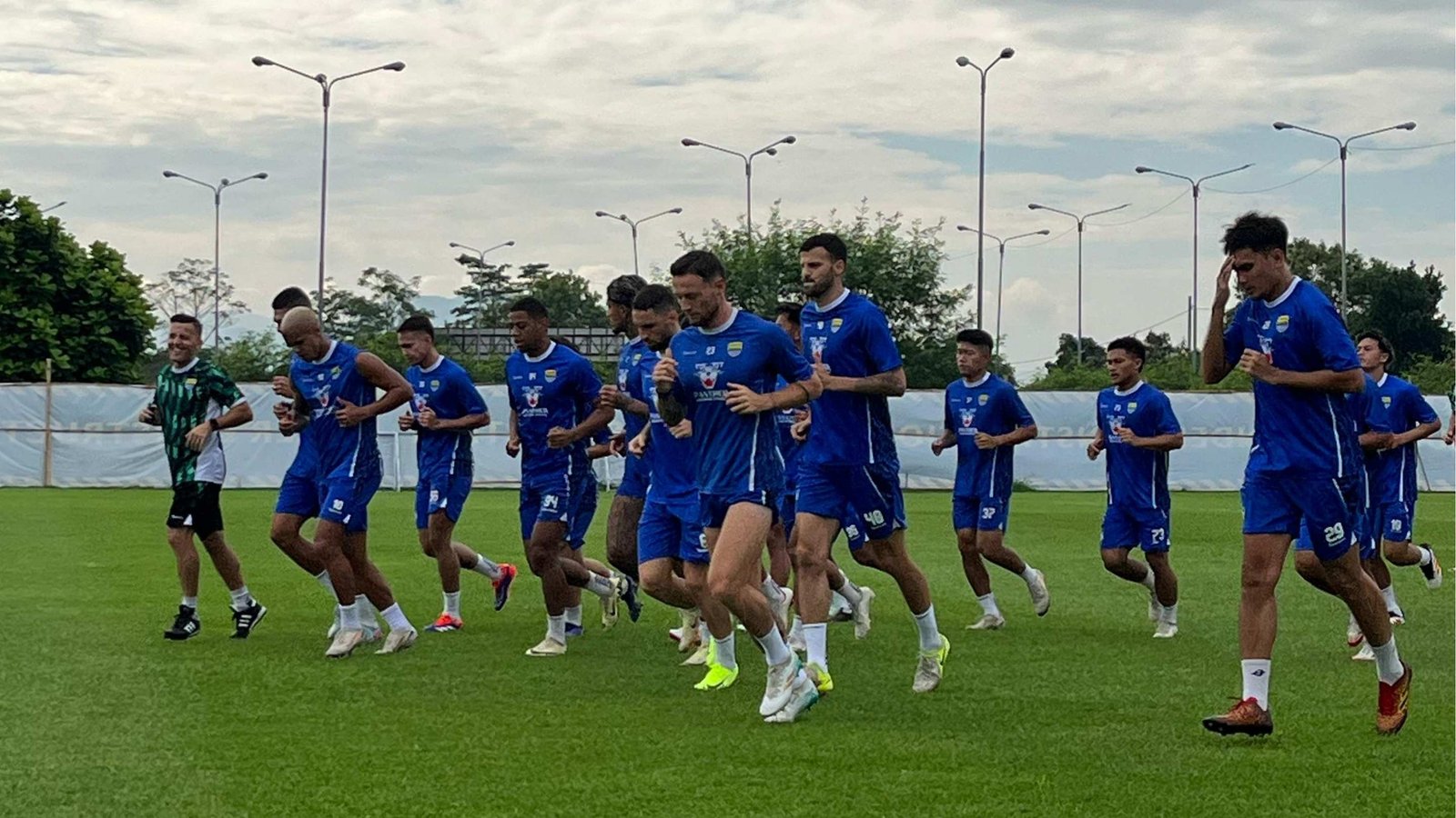 Persib Bandung Kembali Gelar Latihan Usai Laga Perdana, Ramon Tanque Sudah Bergabung