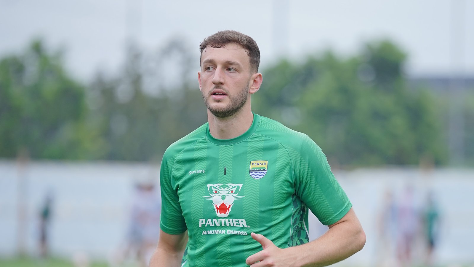 He Is Adam Pryzbek, Dari Inggris ke Bandung Membawa Semangat Kiper Modern ke Persib