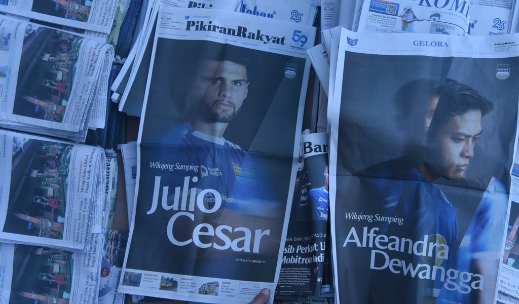 Bek asal Brazil, Julio Cesar resmi menambah kekuatan pertahanan Persib Bandung di Musim Depan.